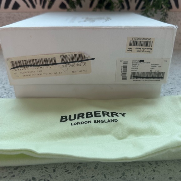Boys Burberry Sneakers, Pre-loved with Original Box & Dustbag - Picture 5 of 7
